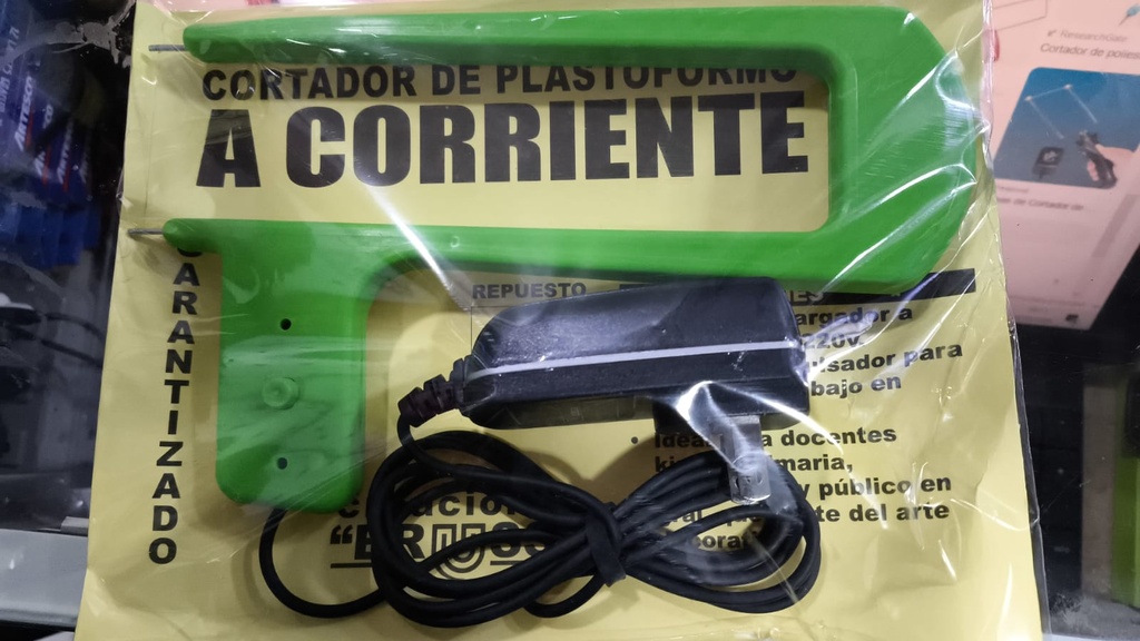 Corta plastoformo a corriente